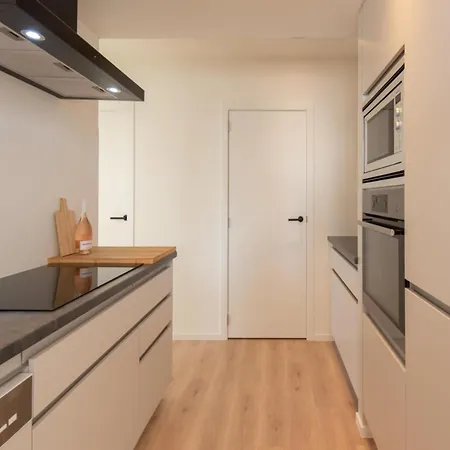 شقة In With Stunning Sea Views *