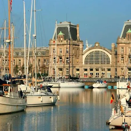 In With Stunning Sea Views 아파트