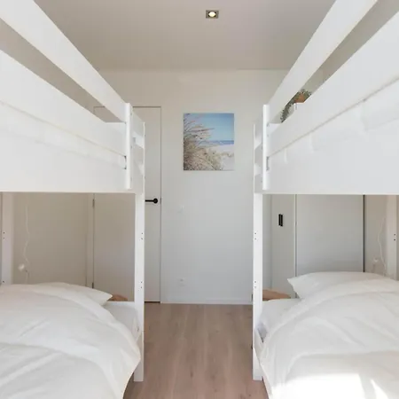 In With Stunning Sea Views شقة