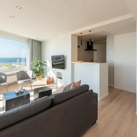 In With Stunning Sea Views
